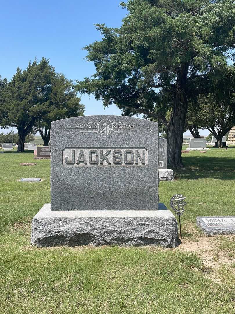Lee G. Jackson's grave. Photo 1