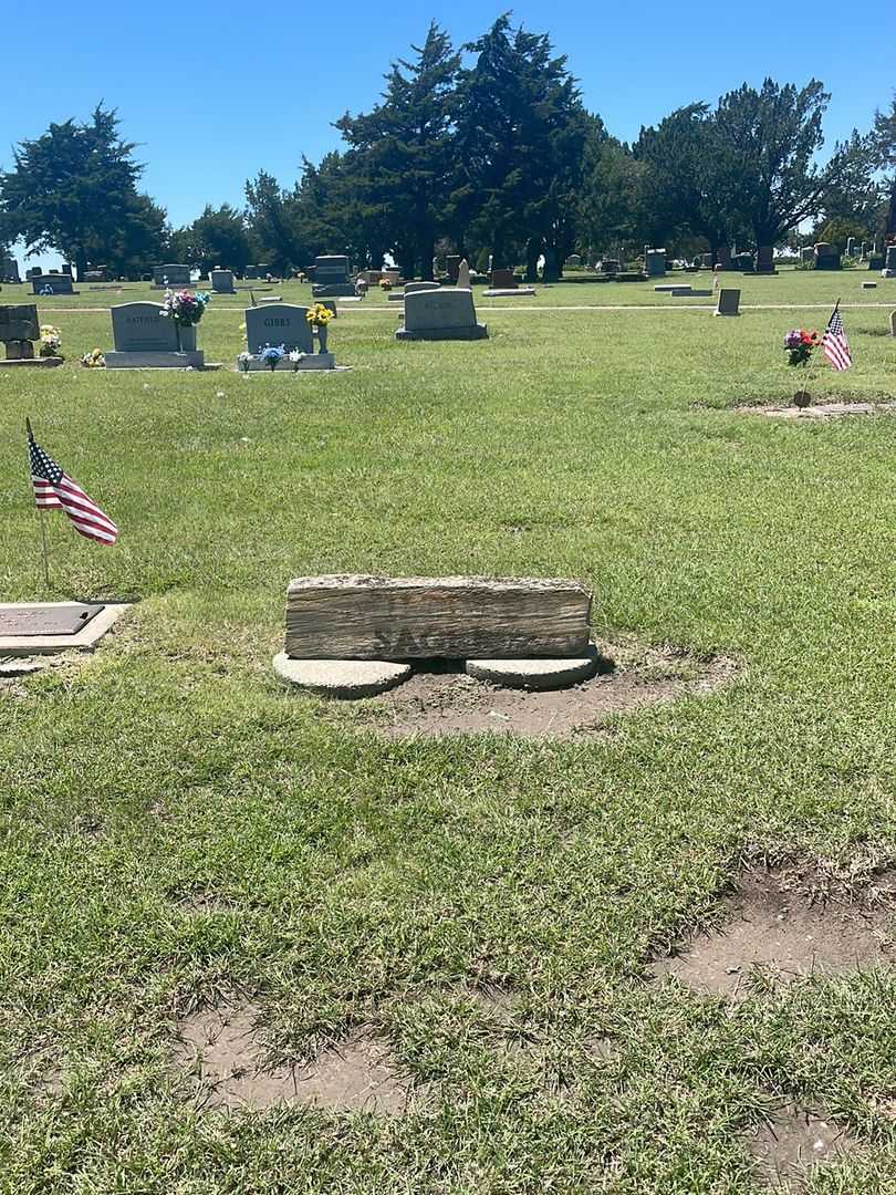Mildred D. Sager's grave. Photo 1