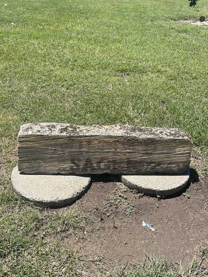 Mildred D. Sager's grave. Photo 2