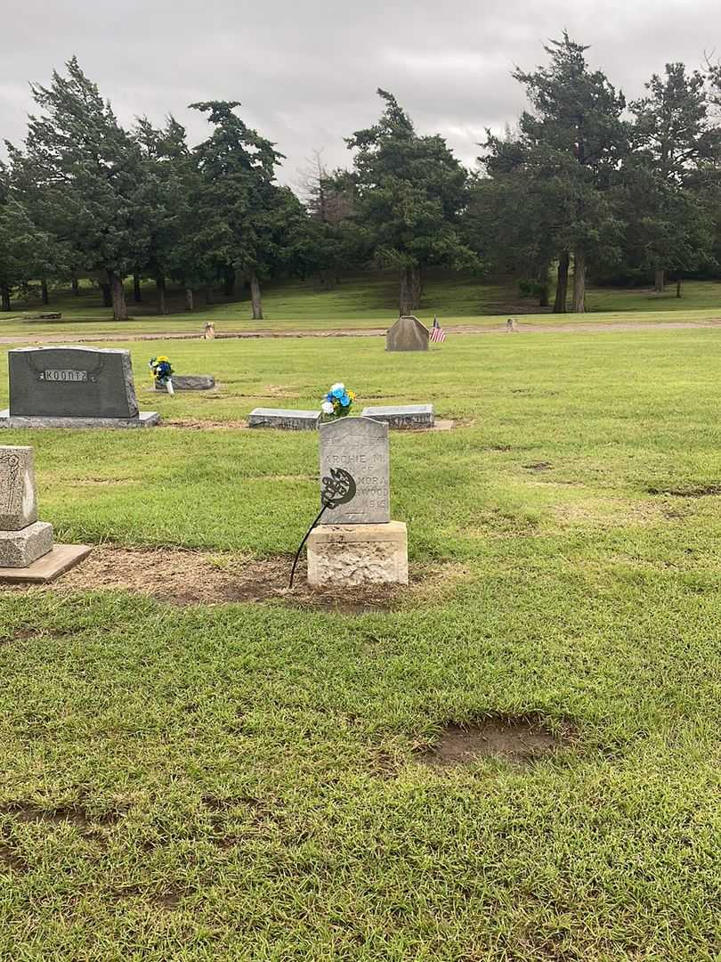 Archie M. Catherwood's grave. Photo 1