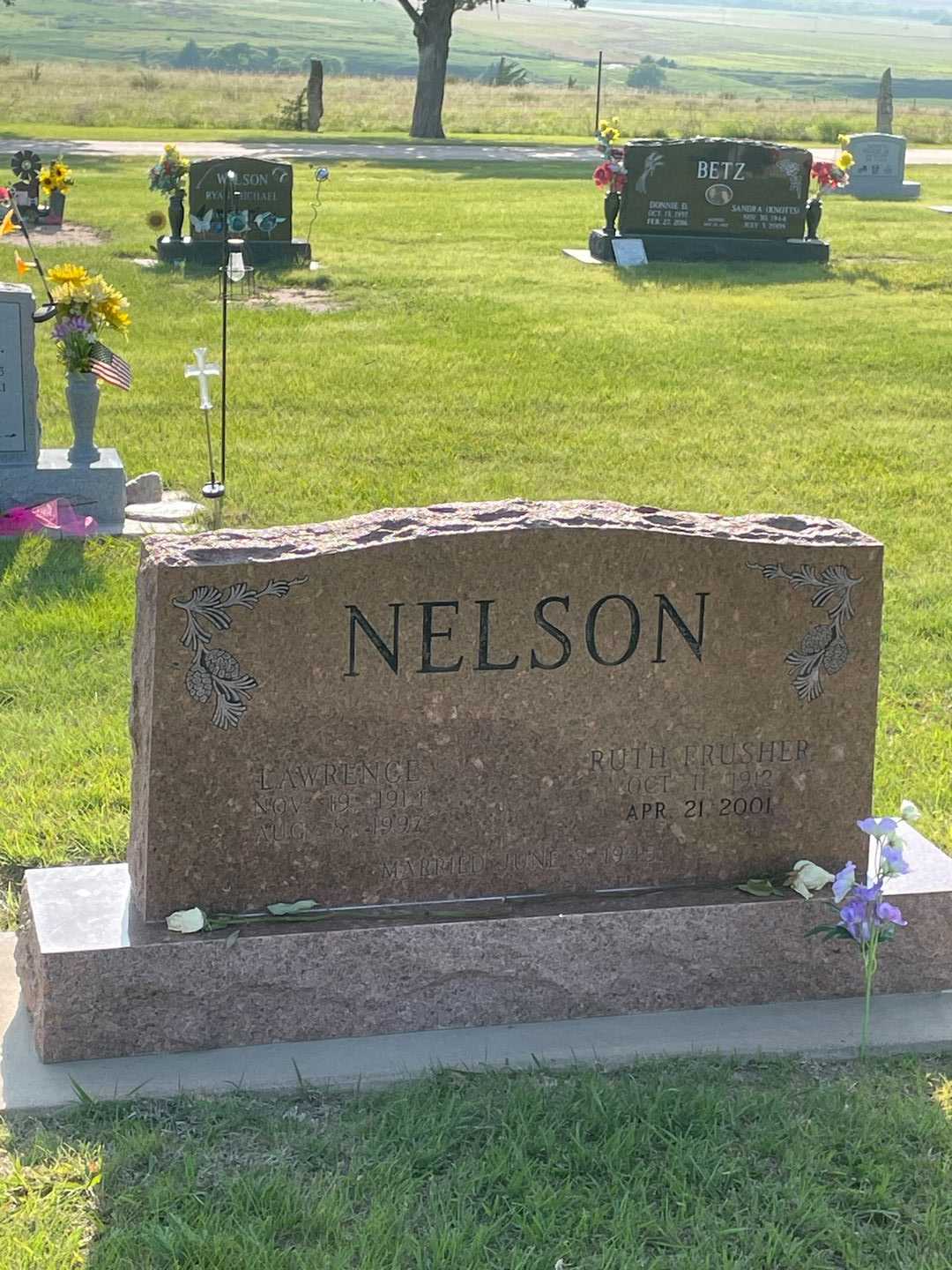 Ruth Frusher Nelson's grave. Photo 3