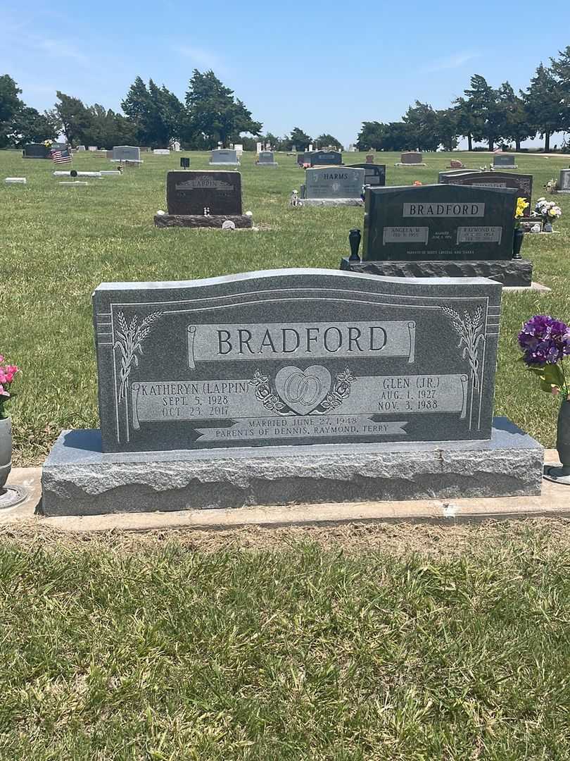 Katheryn Lappin Bradford's grave. Photo 1