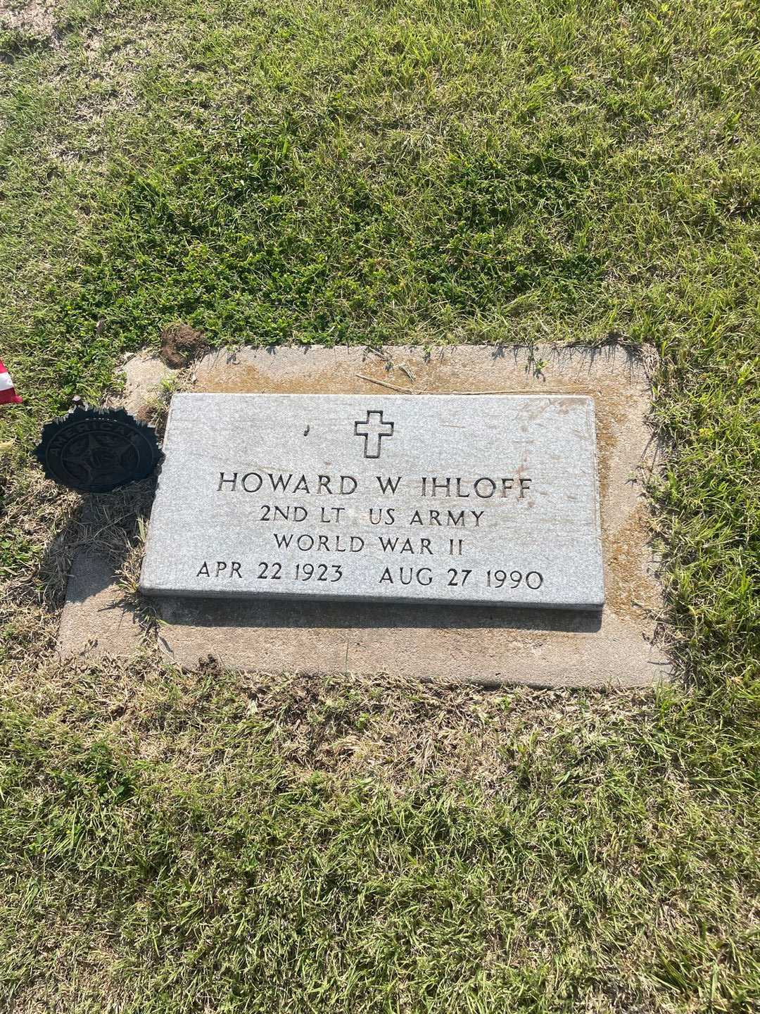Howard Wayne Ihloff's grave. Photo 3