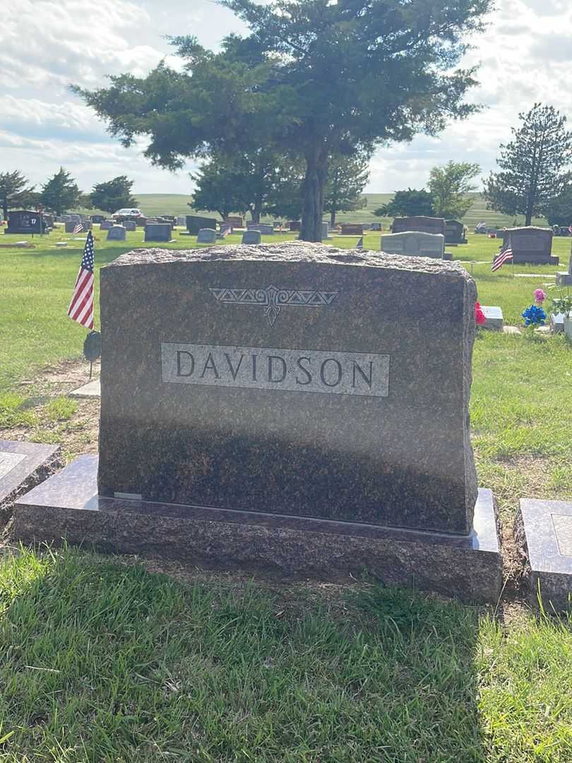 Ruby M. Davidson's grave. Photo 1
