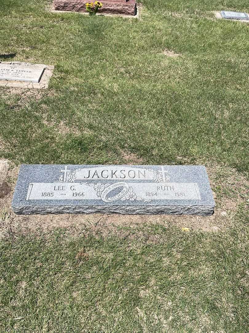 Ruth Jackson's grave. Photo 3