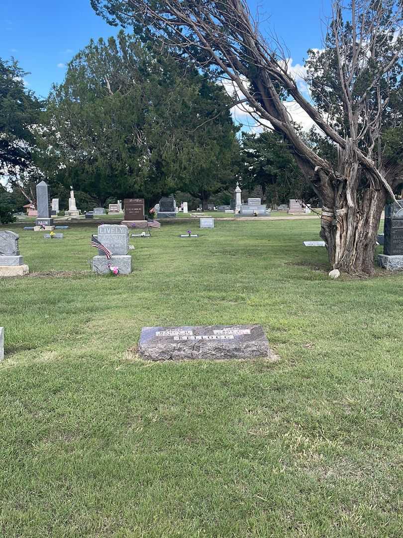 Roy C. Kellogg's grave. Photo 1