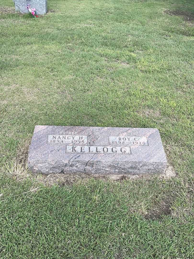 Roy C. Kellogg's grave. Photo 2